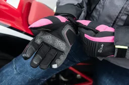 Con i guanti Hevik Orion: Le mani protette in ogni occasione