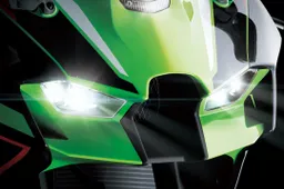 Superbike retrospective, Kawasaki Ninja ZX-10R: Il nuovo volto della "mille" di Akashi