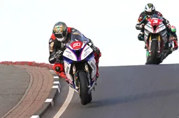 North West 200: prime gare con Peter Hickman in trionfo tra le Superstock