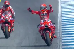 VIDEO MotoGP: La Thailandia è un festival dei Marquez, Marc mattatore