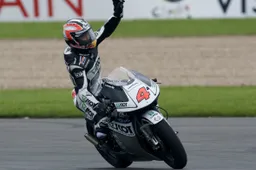 250cc: Hiroshi Aoyama e team Scot, il sogno continua