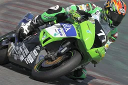 All Japan ST600: Hitoyasu Izutsu punta al titolo con Kawasaki RS-Itoh
