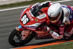 CEV Moto3 Valencia, Gara 1: Daniel Holgado di forza al fotofinish
