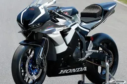 Supersport '23 Fari puntati sulla Honda CBR-RR, la moto che non c'è