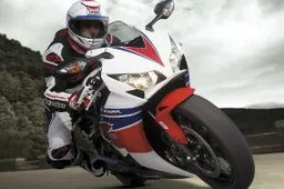 Honda CBR 1000RR Fireblade 2014
