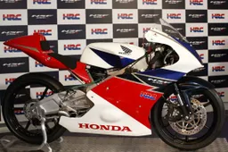 Honda presenta la NSF250R Moto3