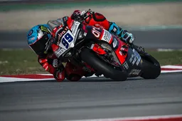 Supersport Catalunya: Huertas rompe il ghiaccio in gara 1, Manzi osso duro