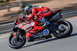 Mondiale Supersport Portimao: Adrian Huertas ritrova la pole, ma è bella Italia