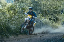 Husqvarna presenta Heritage con 6 moto da enduro e 4 da cross