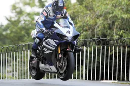 Tourist Trophy: nuovi programmi per la stagione 2012 di Ian Hutchinson