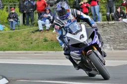 Tourist Trophy: nuova frattura alla gamba sinistra per Ian Hutchinson