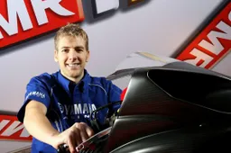 Tourist Trophy: Ian Hutchinson passa al team Swan Yamaha!