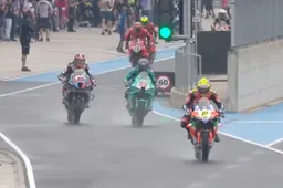 Superbike Ungheria: Iannone alza bandiera bianca,  la pioggia cambia le carte?