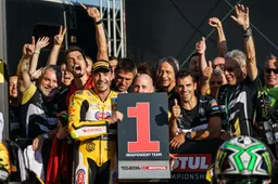 Superbike: Andrea Iannone non molla mai, dal fondo ad un soffio dal podio