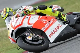 Andrea Iannone con la GP13 Laboratorio al Sachsenring