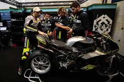 Denis Sacchetti racconta Andrea Iannone "Il nostro bravo ragazzo"
