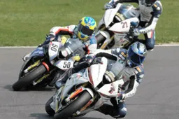 IDM Superbike Lausitzring Gara 1: successo di Cudlin, podio tutto BMW