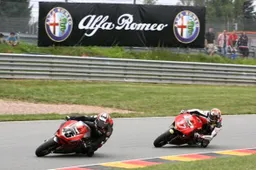 SUPERBIKE*IDM Sachsenring Gara 2: Max Neukirchner vince con la Panigale Superstock