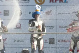 SUPERBIKE*IDM Hockenheim Gara 1: Markus Reiterberger vince ed è Campione 2013