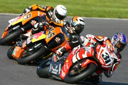 IDM Superbike Lausitzring Gara 1: Muggeridge debutta e vince