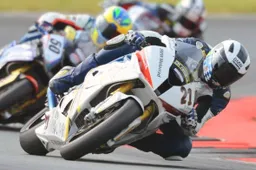 SUPERBIKE*IDM Oschersleben Gara 2: Erwan Nigon torna alla vittoria