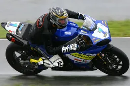 IDM Superbike Oschersleben Qualifiche: pole sul bagnato per Teuchert