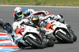 IDM Superbike: a Oschersleben per il secondo round con Teuchert leader