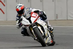 SUPERBIKE*IDM Zolder Qualifiche: prima pole per Kevin Valk