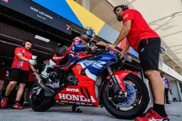 SBK Indonesia, Lecuona non ce la fa: doppia frattura per lo spagnolo