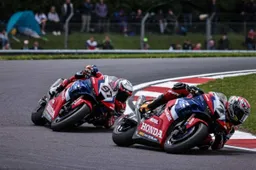 Superbike, crollo Honda a Donington: Lecuona e Vierge spiazzati