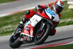 CIV Supersport Misano Gara: Dionisi in fuga, tra le Moto2 trionfa Ciavattini