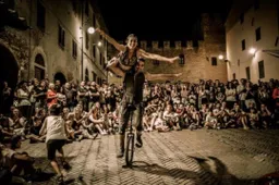 Eventi: Mercantia, Certaldo patria del teatro di strada