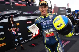 WSSP300 Donington: Storica pole di Tom Kawakami, raffica di cadute