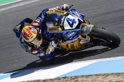 Supersport, Gara 1 Estoril: Odendaal tris inarrestabile, Oettl si inchina