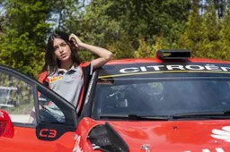 Lucia Rivera 'offroad': la fidanzata di Marquez passa al rally