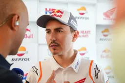 Jorge Lorenzo ribatte a Puig: "Manco di coraggio? No, di feeling"