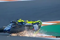 VIDEO Valentino Rossi, due voli: cade anche in curva 10 nella FP2