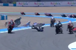 LIVE MotoGP Jerez 2023: diretta Sprint Race, incidente e red flag