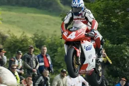 Tourist Trophy: grazie al World Performance Racing torna la MV Agusta