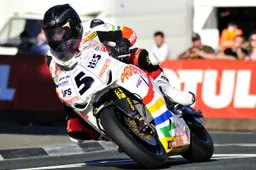 Tourist Trophy: Anstey a 131 mph nelle ultime prove, oggi le prime gare