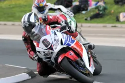 Tourist Trophy: programma ridotto nella serata di venerdì, una casa in fiamme!