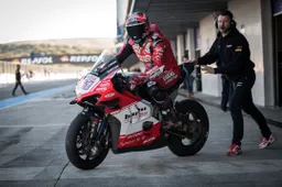 SBK, Michele Pirro: "La Ducati V4 R sta crescendo"