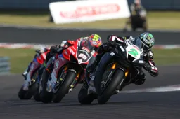 Ali e giri motore: le regole del British Superbike 2021