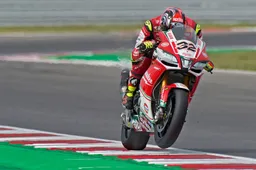 Superbike Misano, Prove 3: Lorenzo Savadori e Aprilia, venerdi da leoni