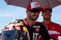 Jack Miller lotta e sale sul podio nell'Australian Superbike