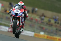 BSB Knockhill, Gara 1: Jake Dixon torna alla vittoria