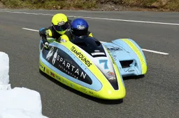 Clamoroso al TT 2023: un passeggero dei Sidecar positivo ad un test anti doping