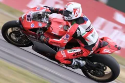 BSB Thruxton Qualifiche: Jakub Smrz porta la Ducati in pole