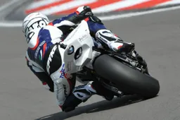 Superbike: BMW Motorrad Italia ringrazia James Toseland