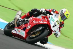BSB: James Westmoreland infortunato salta Brands Hatch